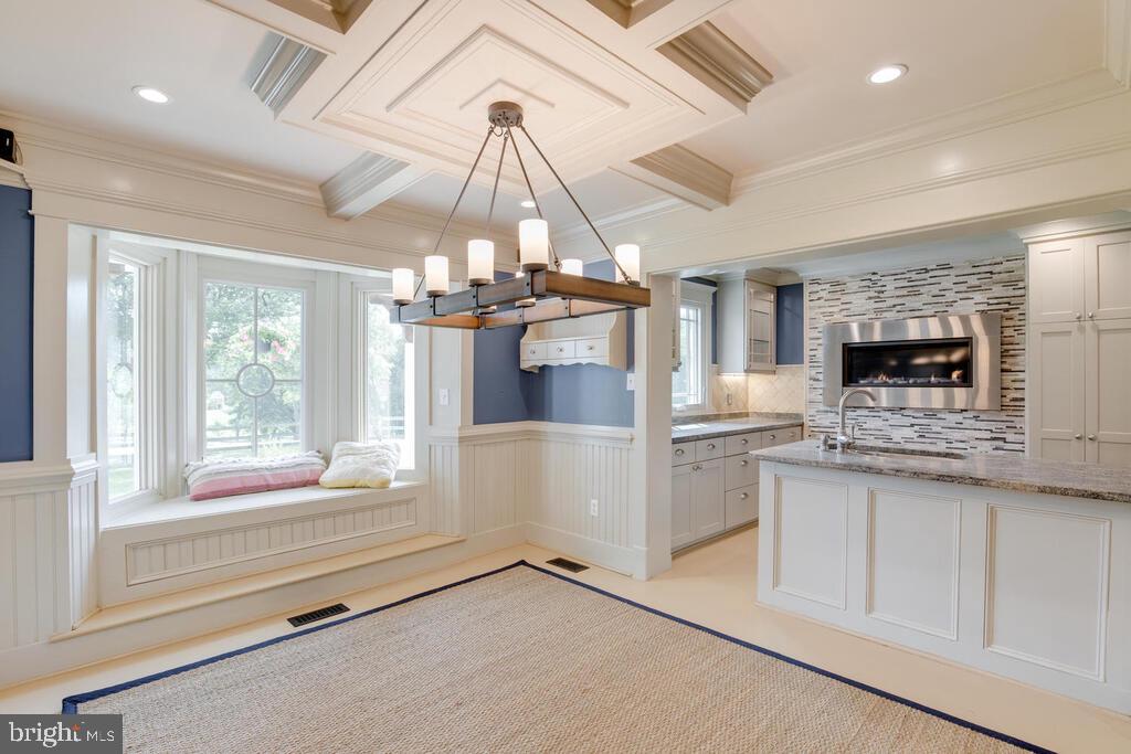 14498 Triadelphia Mill Road Dayton, MD 21036 - Photo 14 of 97 Secondary Kitchen Eating Area
