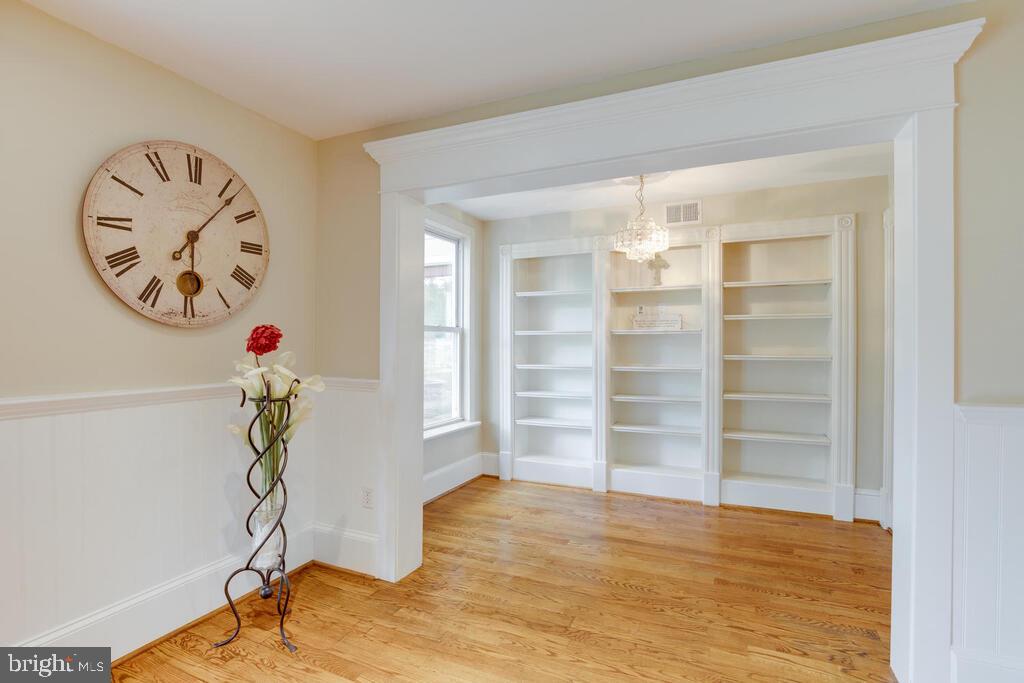 14498 Triadelphia Mill Road Dayton, MD 21036 - Photo 17 of 97 Dining room alcove
