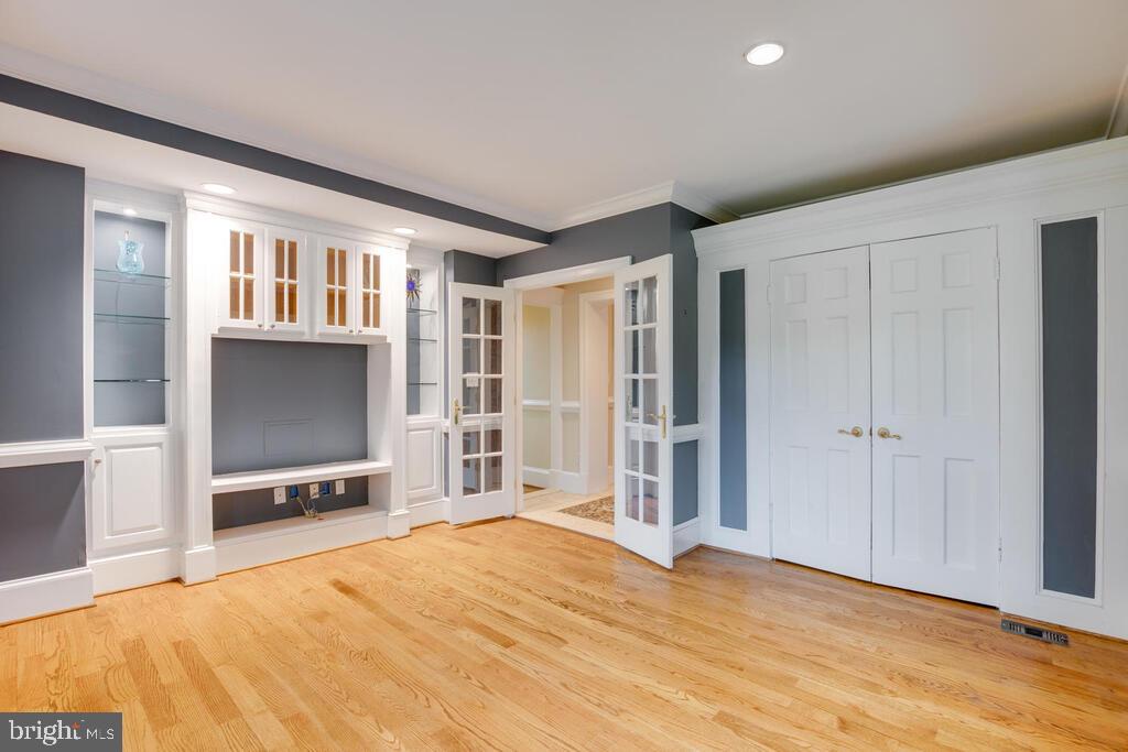 14498 Triadelphia Mill Road Dayton, MD 21036 - Photo 22 of 97 Main floor guest room