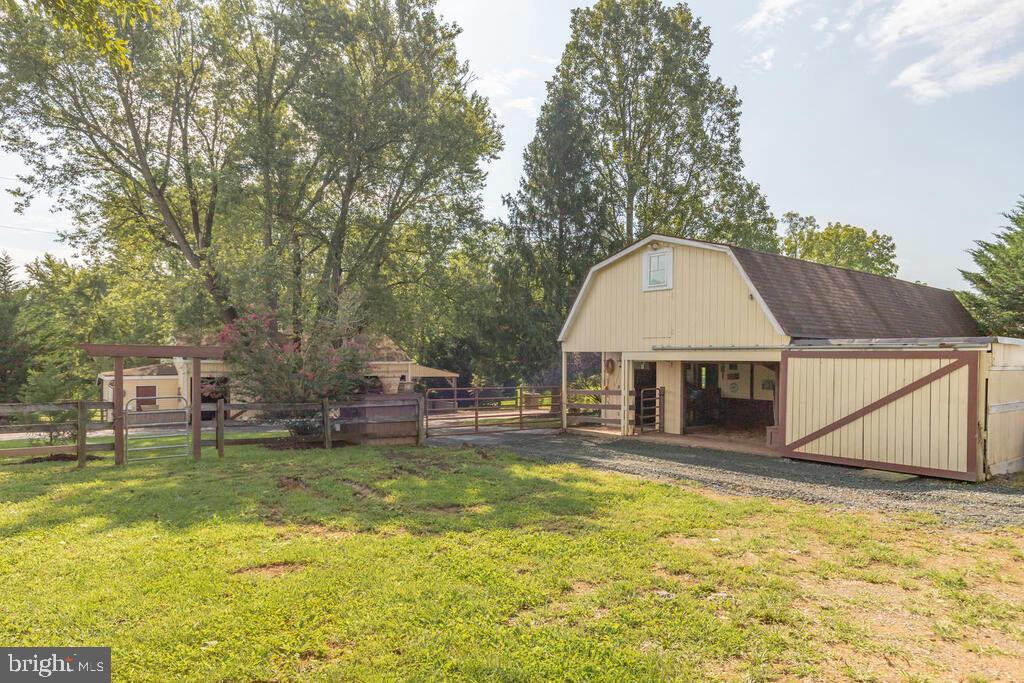 14498 Triadelphia Mill Road Dayton, MD 21036 - Photo 56 of 97 Stall area of the gym/home office building