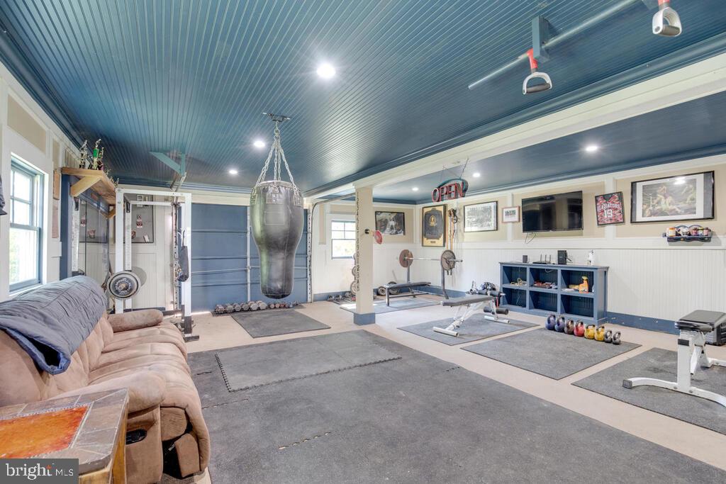 14498 Triadelphia Mill Road Dayton, MD 21036 - Photo 59 of 97 Outbuilding gym with kitchenette and bathroom