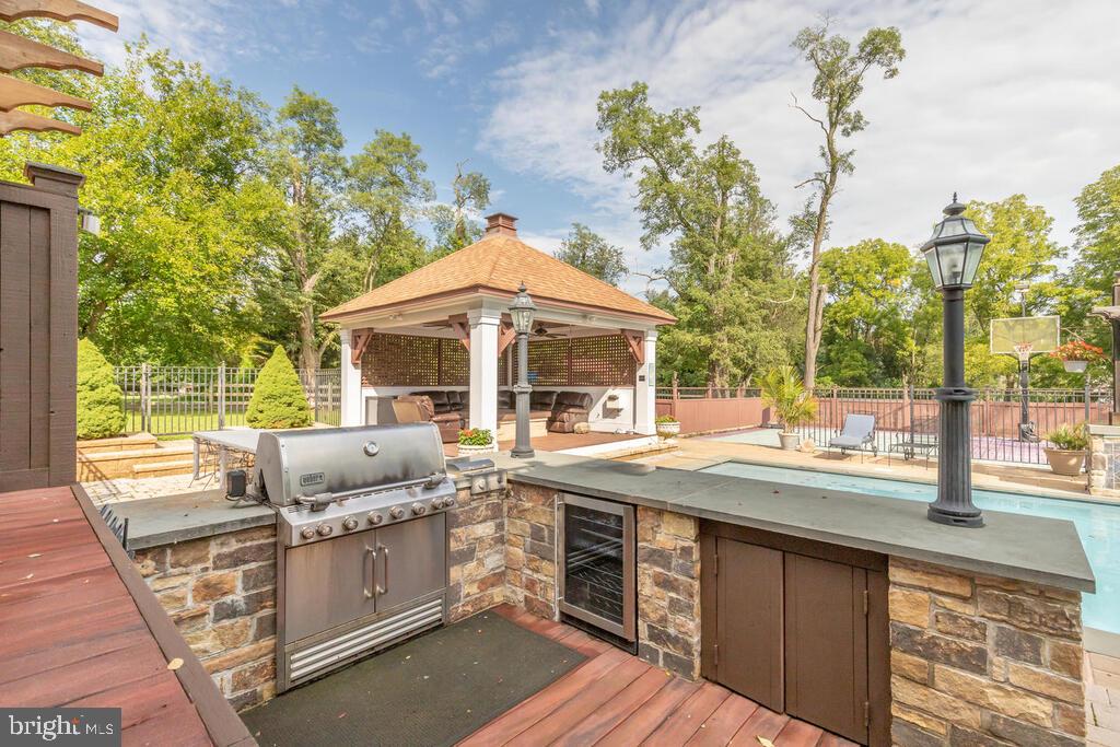 14498 Triadelphia Mill Road Dayton, MD 21036 - Photo 64 of 97 Pool entertainment area