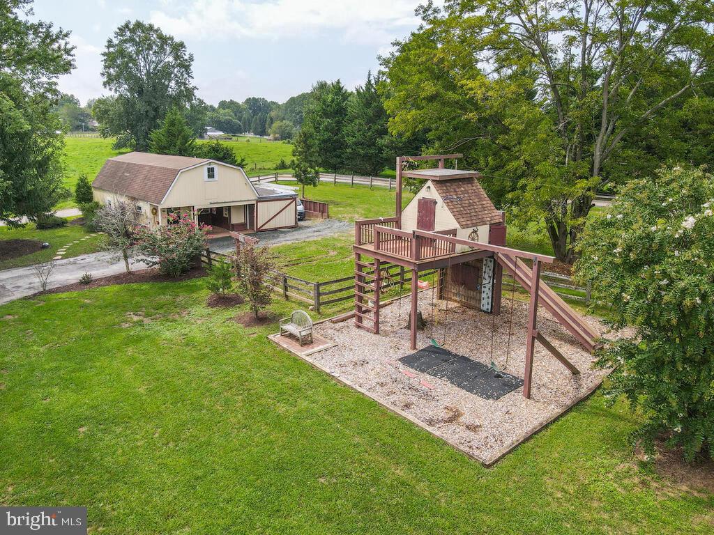 14498 Triadelphia Mill Road Dayton, MD 21036 - Photo 89 of 97 Play set and fort