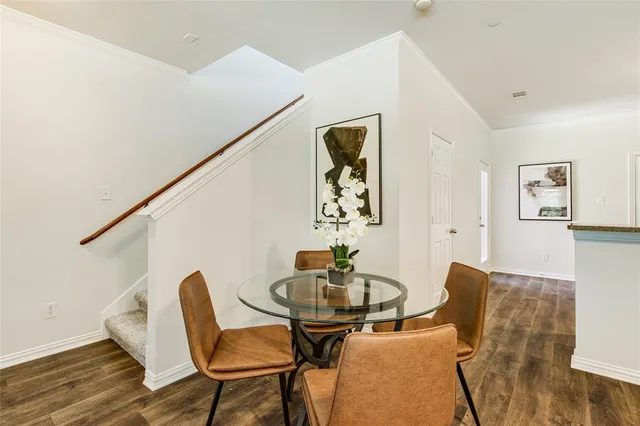 a view of a livingroom with furniture