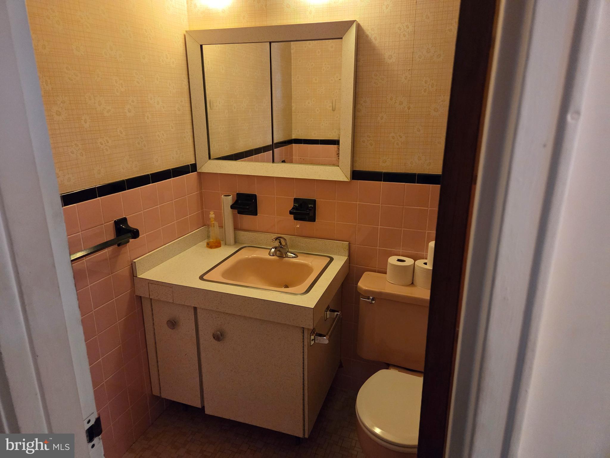 107 Upper Ferry Road Ewing, NJ 08628 - Photo 22 of 23 Full Bath with Tub