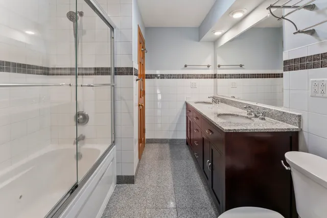 $4,400 | 2226 Shannondale Drive, Green Oaks, IL 60048