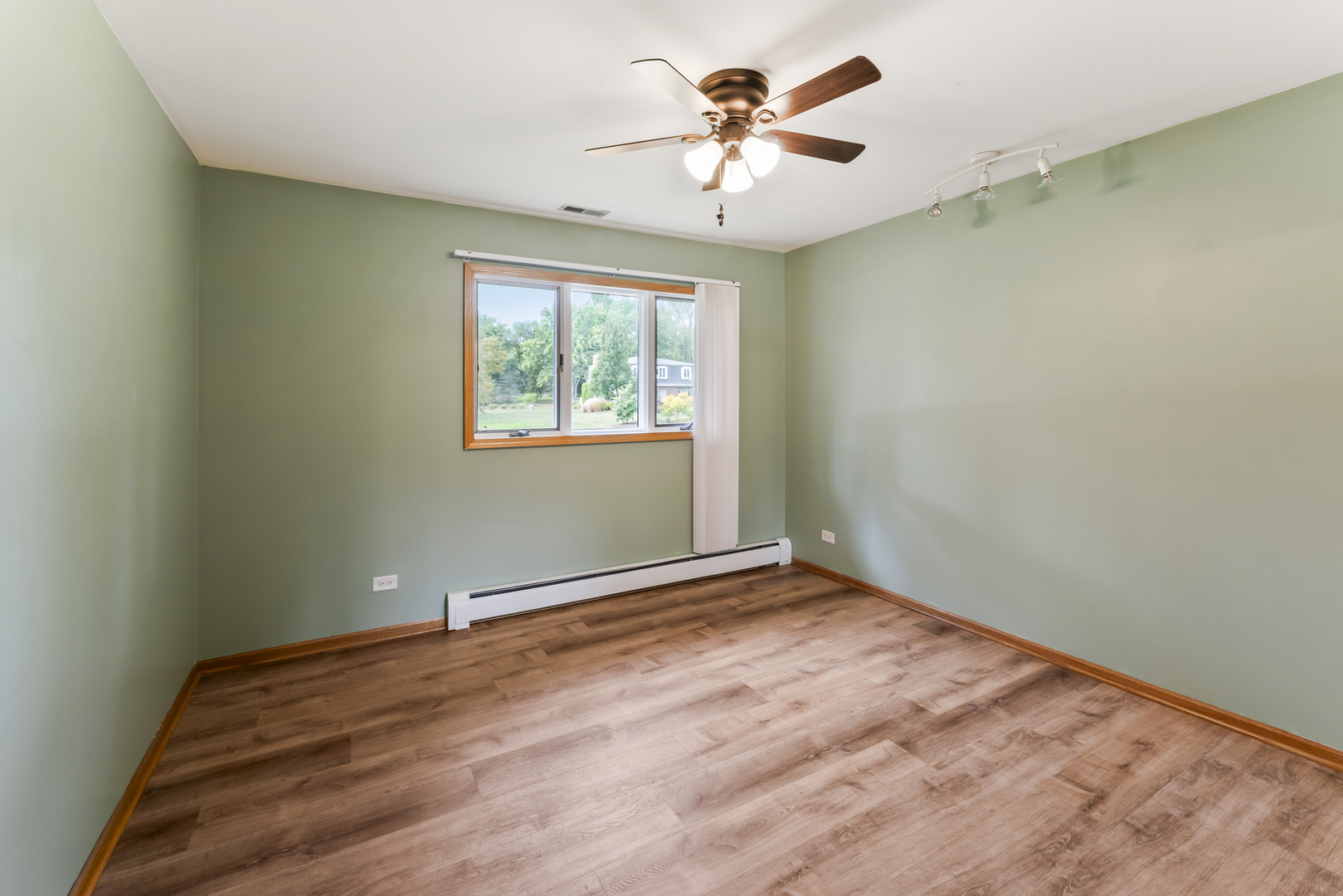 2226 Shannondale Drive Green Oaks, IL 60048 - Photo 18 of 37