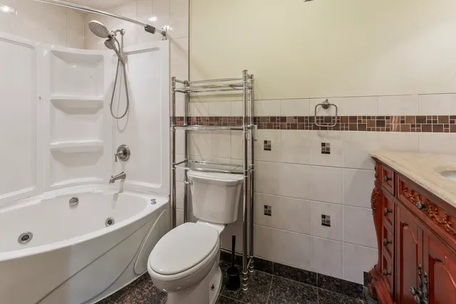 $4,400 | 2226 Shannondale Drive, Green Oaks, IL 60048