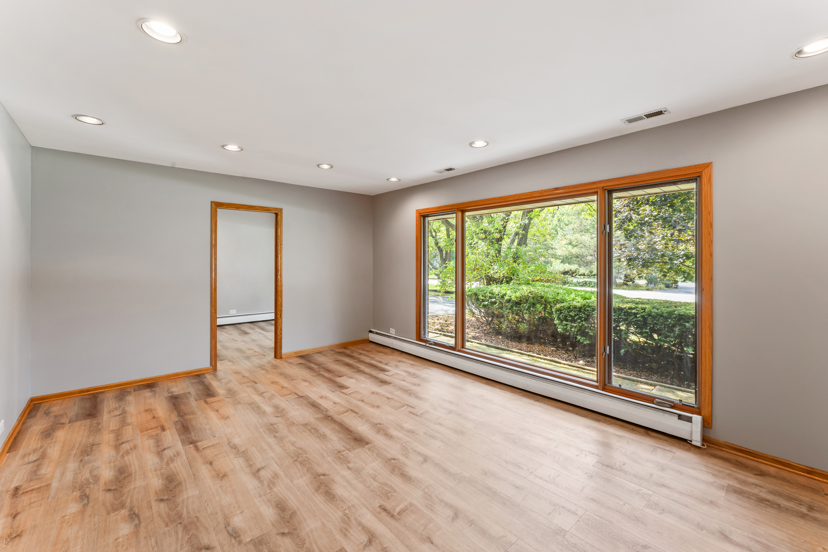 2226 Shannondale Drive Green Oaks, IL 60048 - Photo 3 of 37