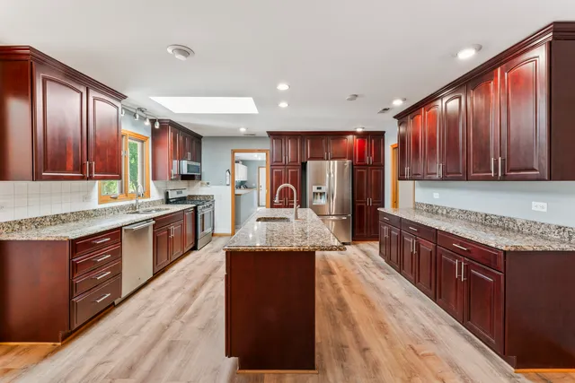 $4,400 | 2226 Shannondale Drive, Green Oaks, IL 60048