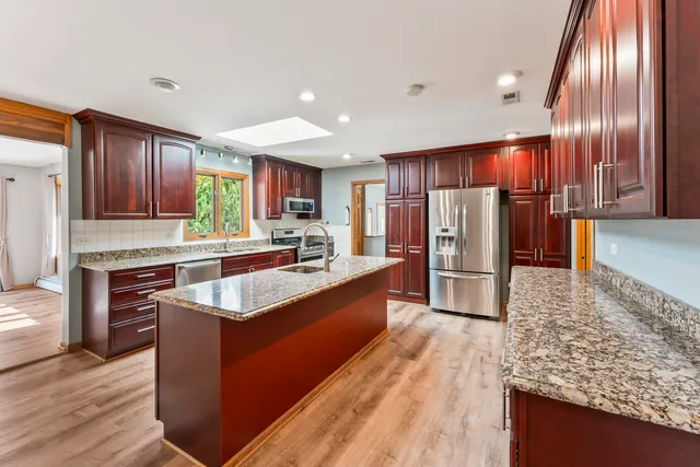 $4,400 | 2226 Shannondale Drive, Green Oaks, IL 60048