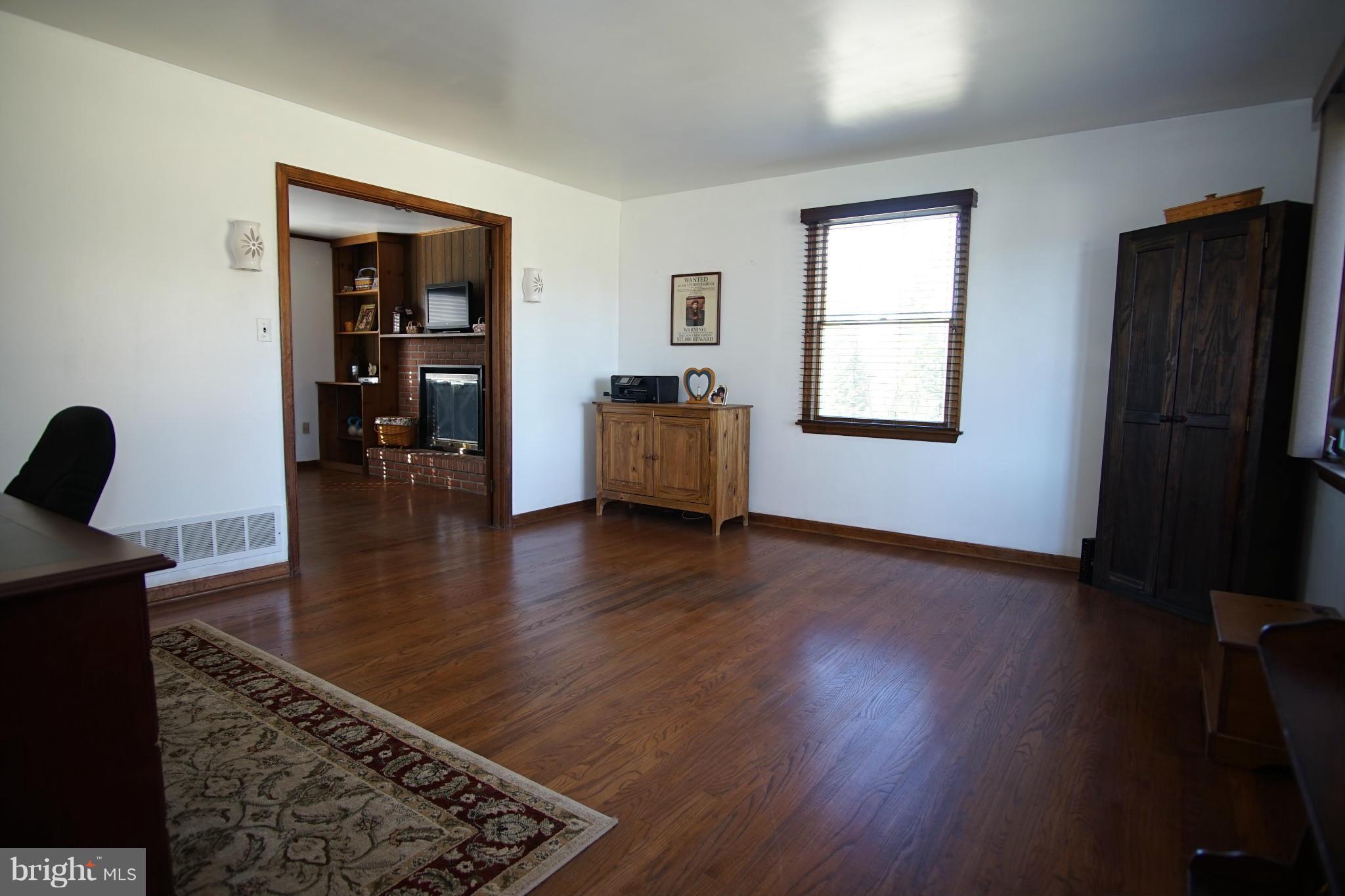 18318 Gunpowder Road Hampstead, MD 21074 - Photo 8 of 30 Living Room