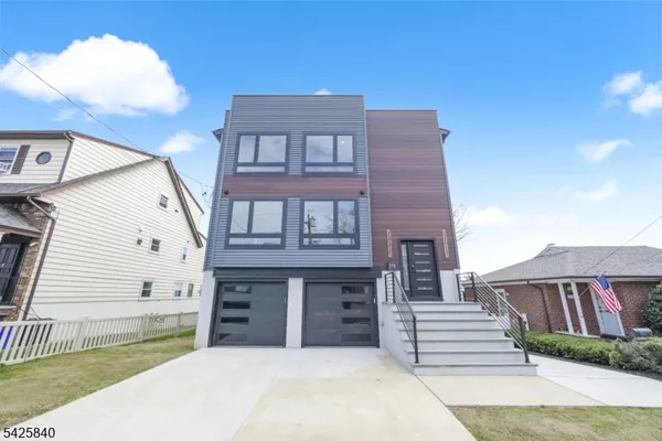 $4,800 | 270 Lafayette Avenue, Unit 2, Lyndhurst, NJ 07071