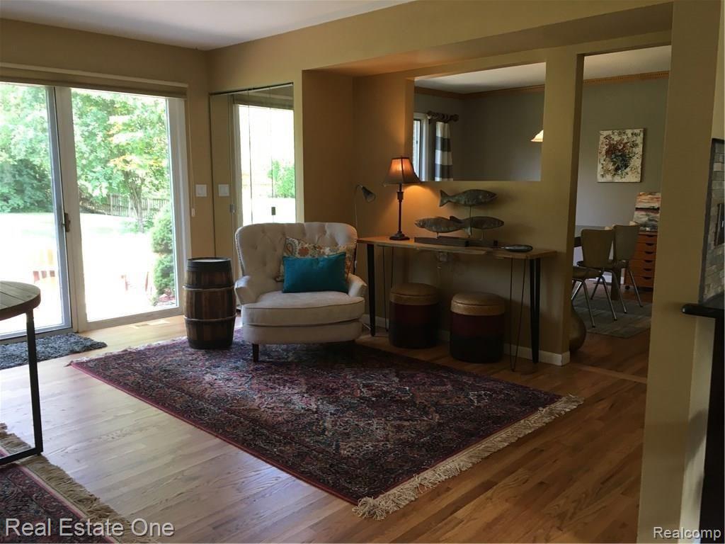 29230 Utley Road Farmington, MI 48334 - Photo 11 of 31 20170917_175239841_iOS.jpg