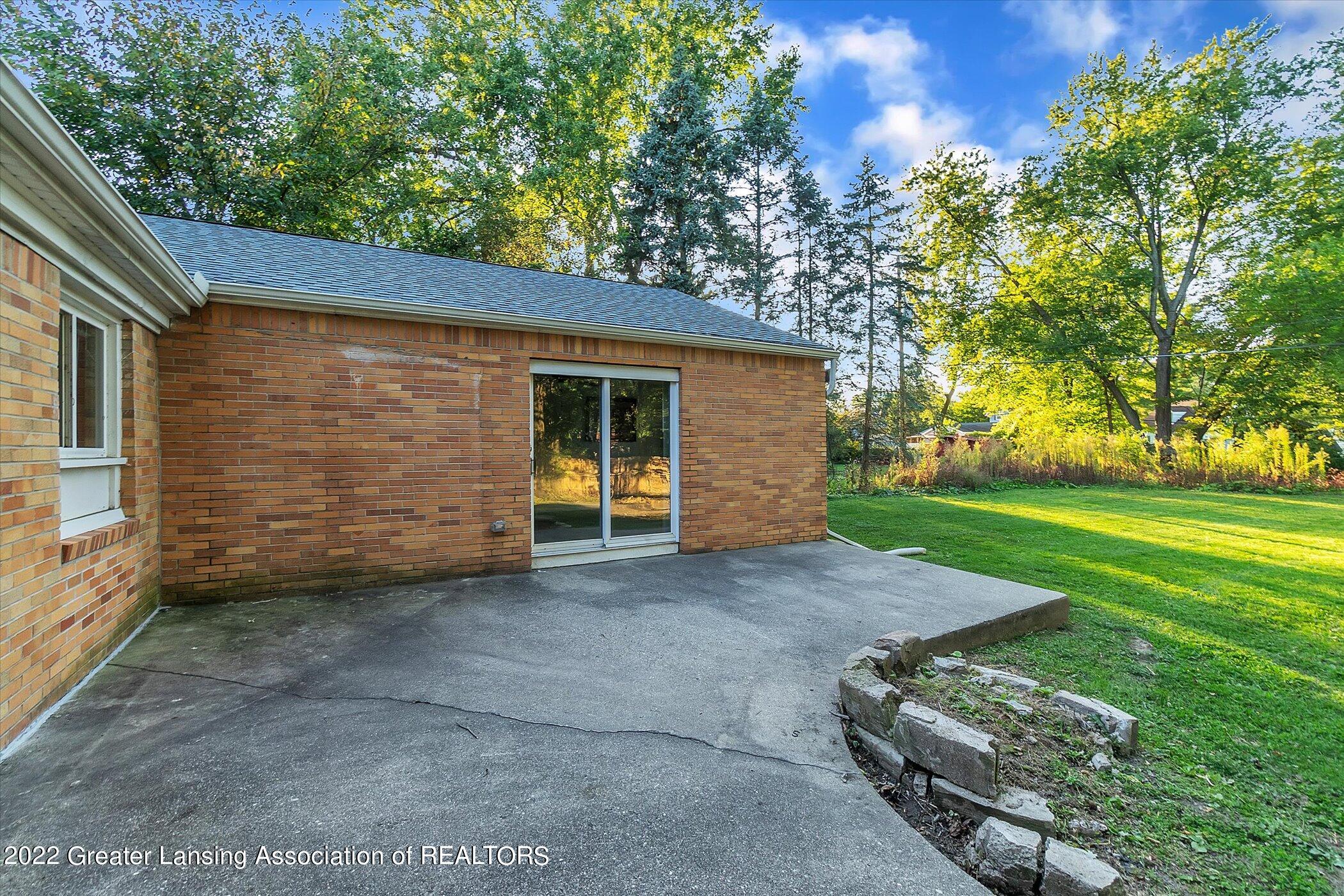 2731 Arlington Road Lansing, MI 48906 - Photo 29 of 30 32-2731-Arlington-Rd-WindowStill-Real-Es
