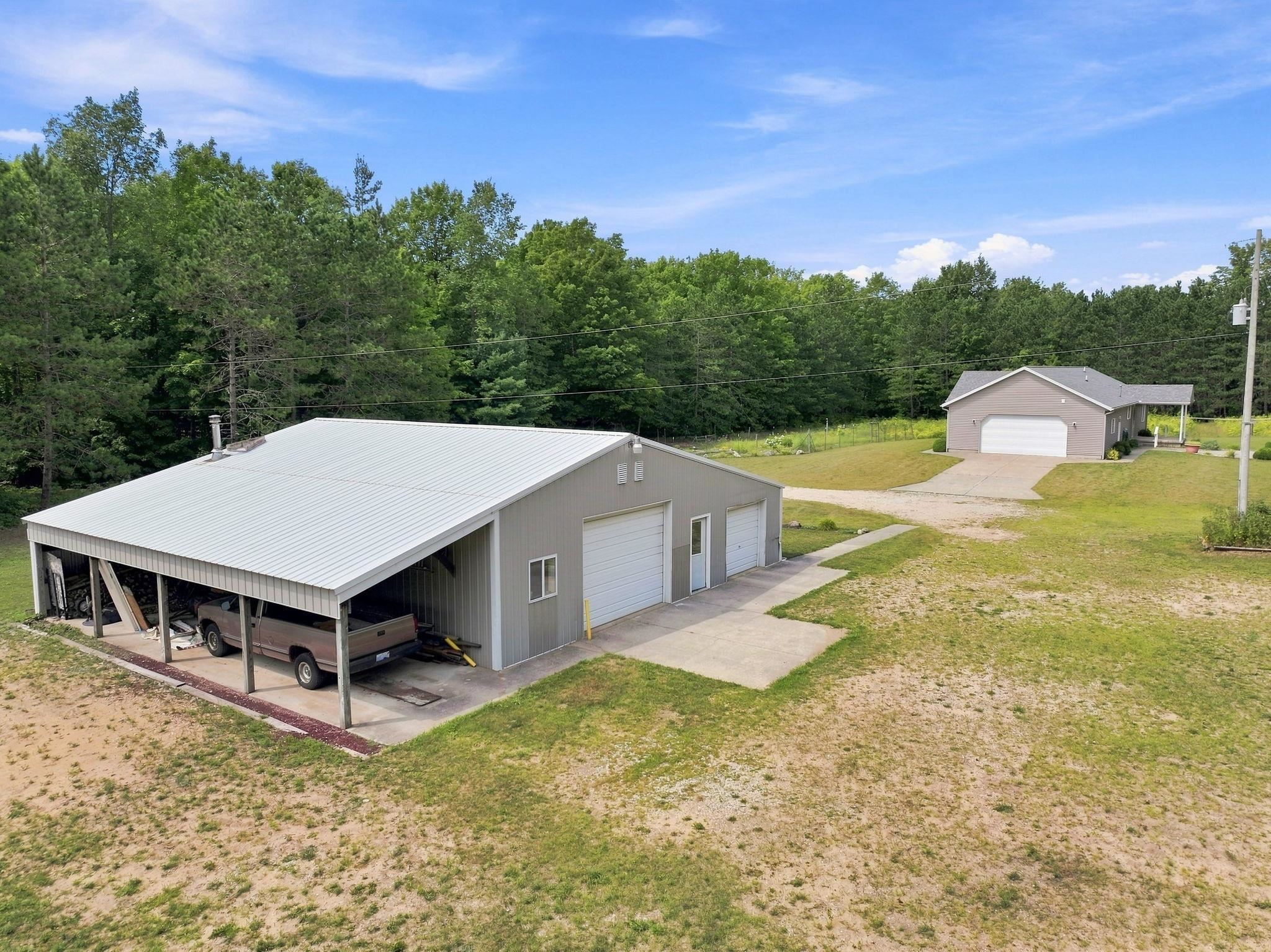 275 South 35 Road Cadillac, MI 49601 - Photo 3 of 47 1949376-f4d9b434-1797-4cf0-b31a-e15f3faf70a3.JPG