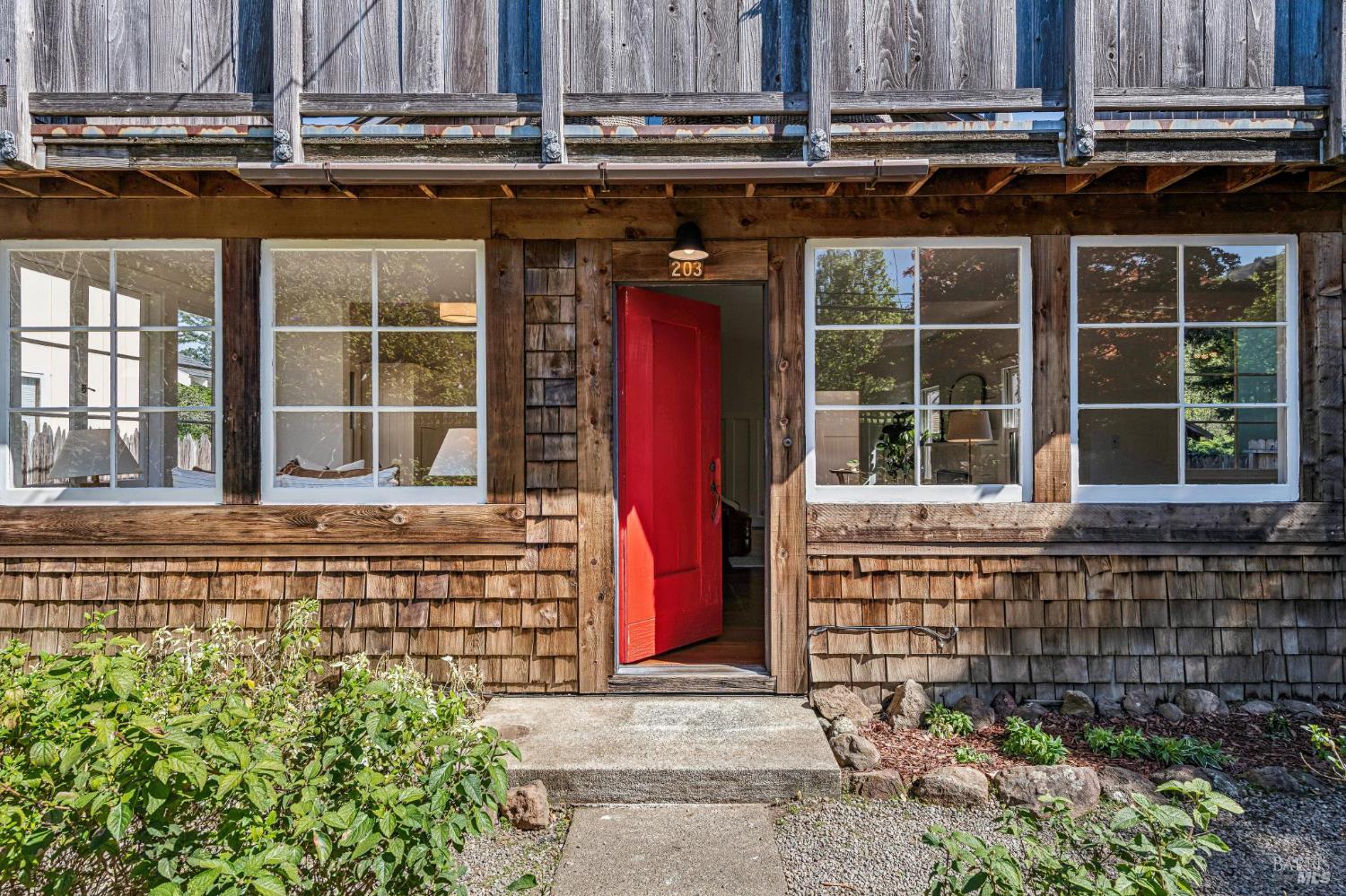 203 Scott Street Mill Valley, CA 94941 - Photo 2 of 34