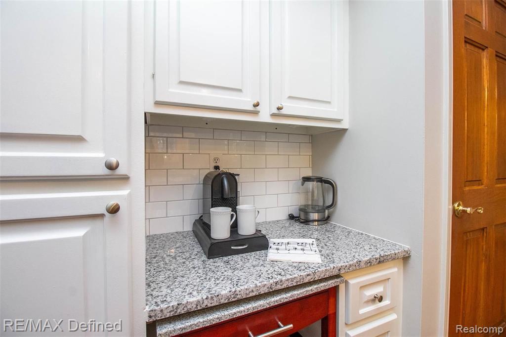 3701 Edinborough Drive Rochester Hills, MI 48306 - Photo 10 of 26