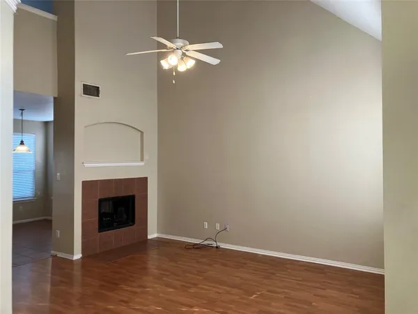 $2,100 | 509 Creekview Drive, Anna, TX 75409