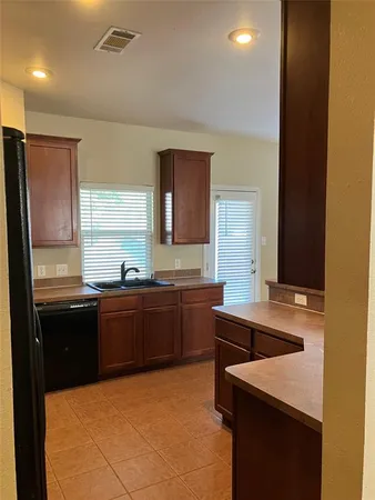 $2,100 | 509 Creekview Drive, Anna, TX 75409