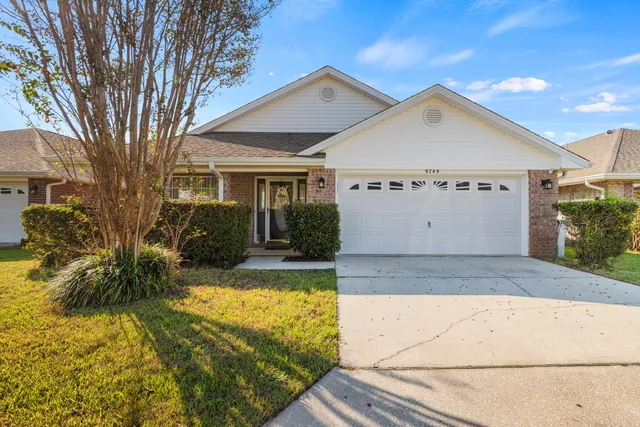 $380,000 | 9749 Leeward Way, Navarre, FL 32566