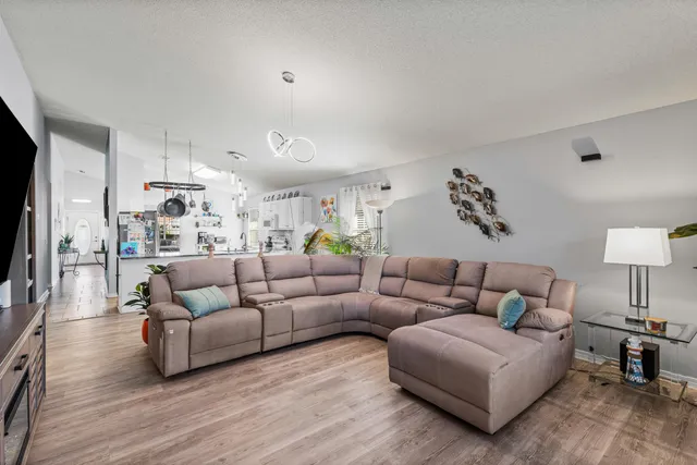 $380,000 | 9749 Leeward Way, Navarre, FL 32566