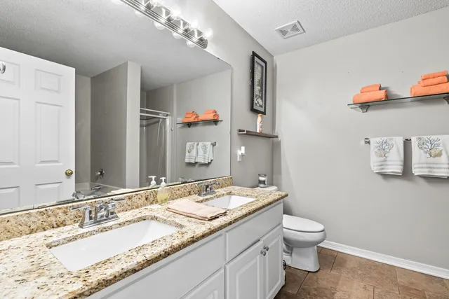 $380,000 | 9749 Leeward Way, Navarre, FL 32566