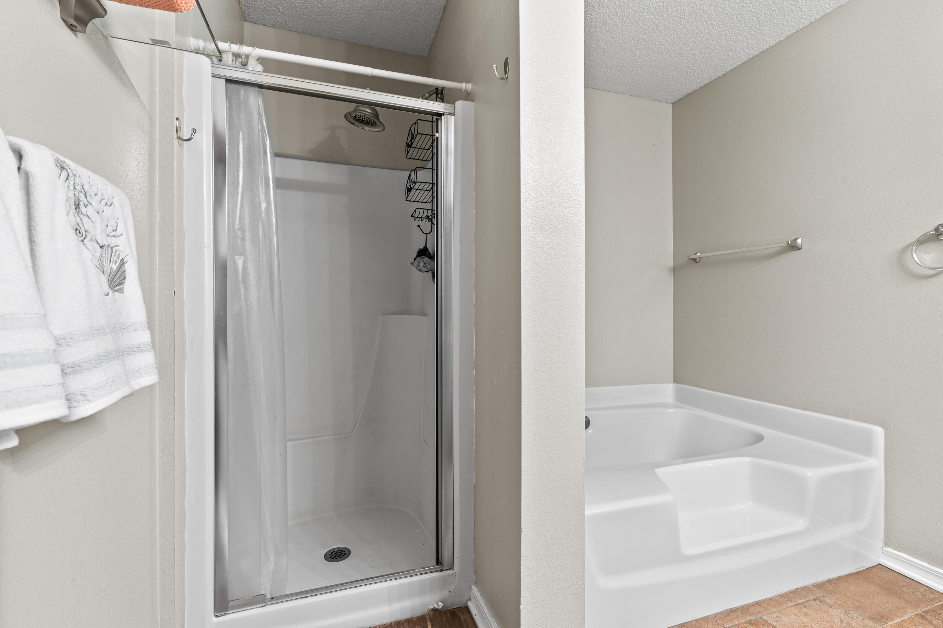 9749 Leeward Way Navarre, FL 32566 - Photo 18 of 31 Master Bath