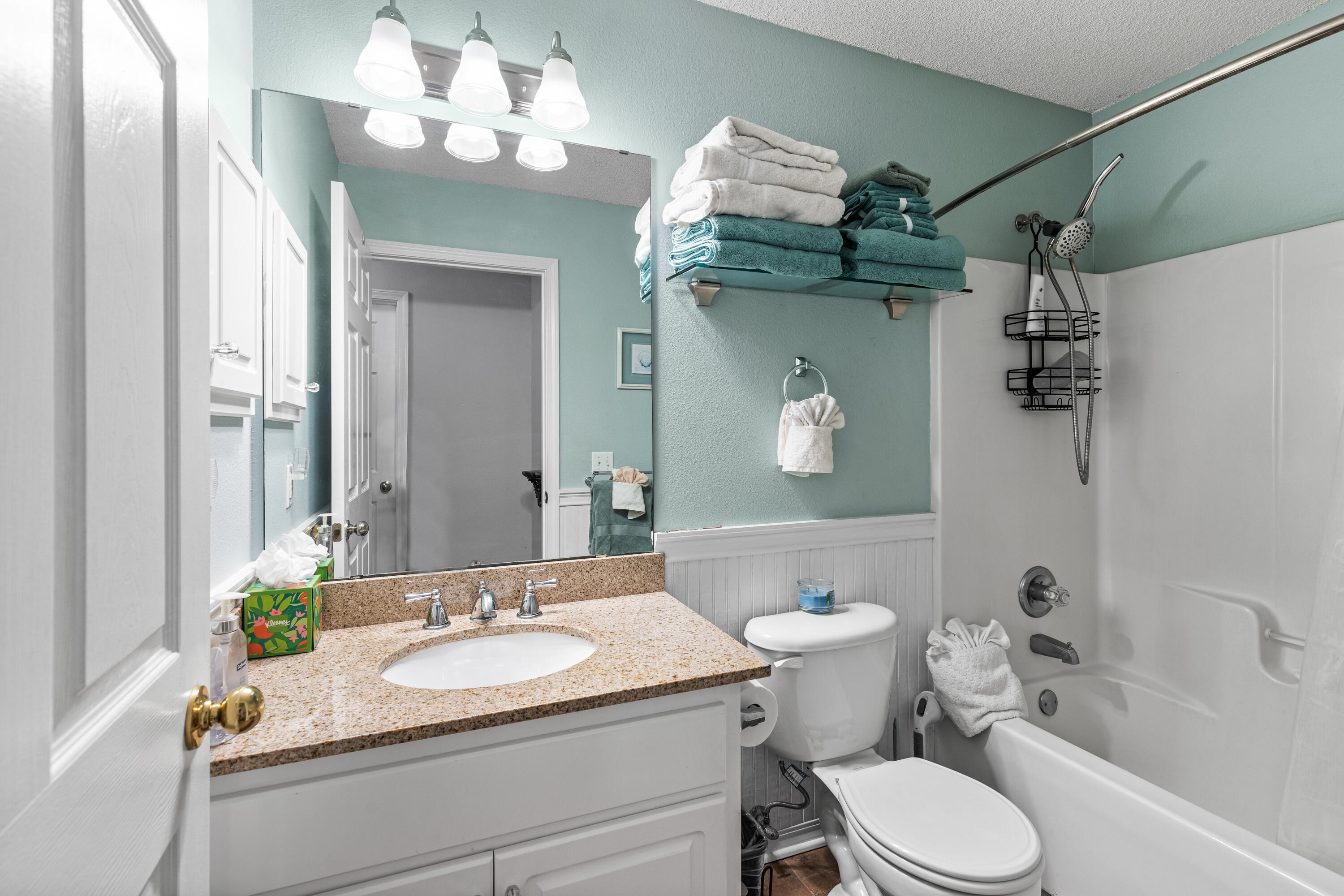 9749 Leeward Way Navarre, FL 32566 - Photo 20 of 31 Hall Bath