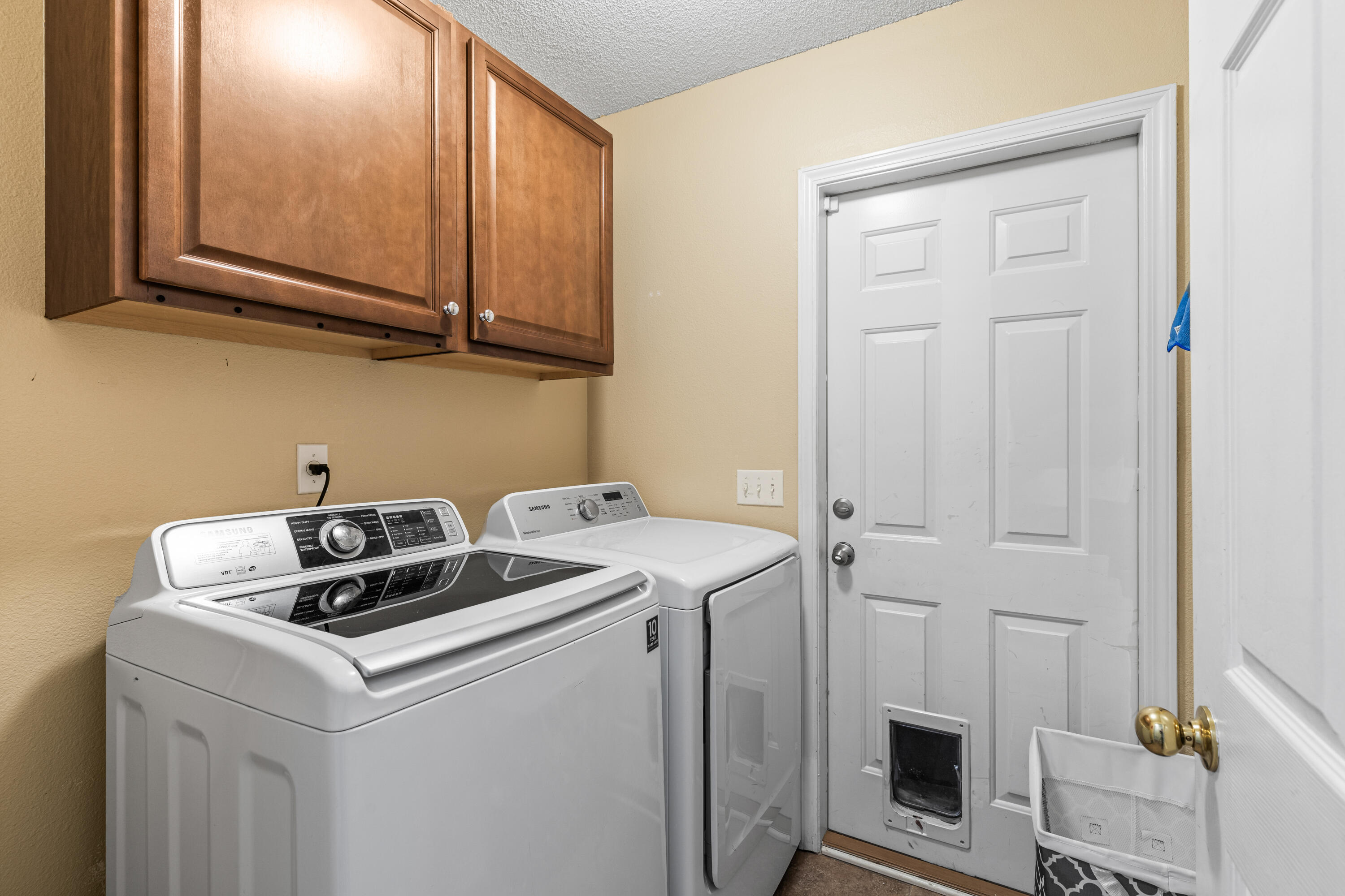 9749 Leeward Way Navarre, FL 32566 - Photo 22 of 31 Laundry Rm