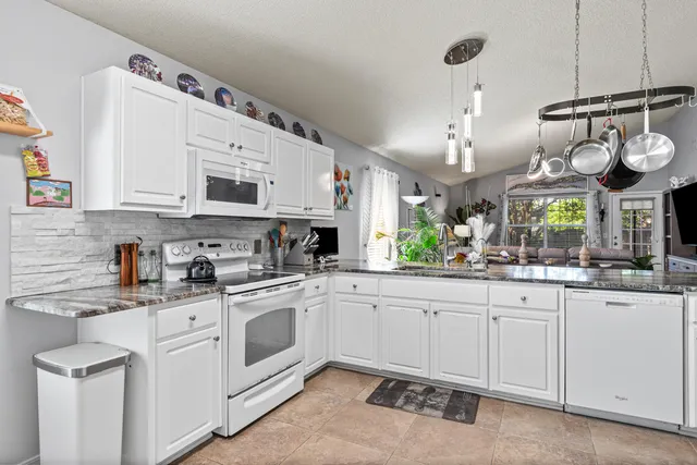 $380,000 | 9749 Leeward Way, Navarre, FL 32566