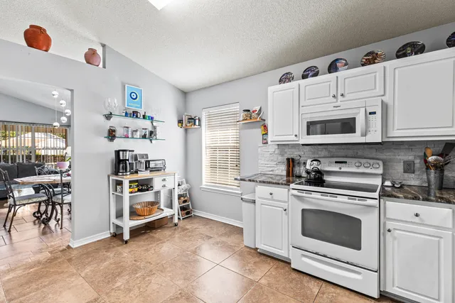 $380,000 | 9749 Leeward Way, Navarre, FL 32566