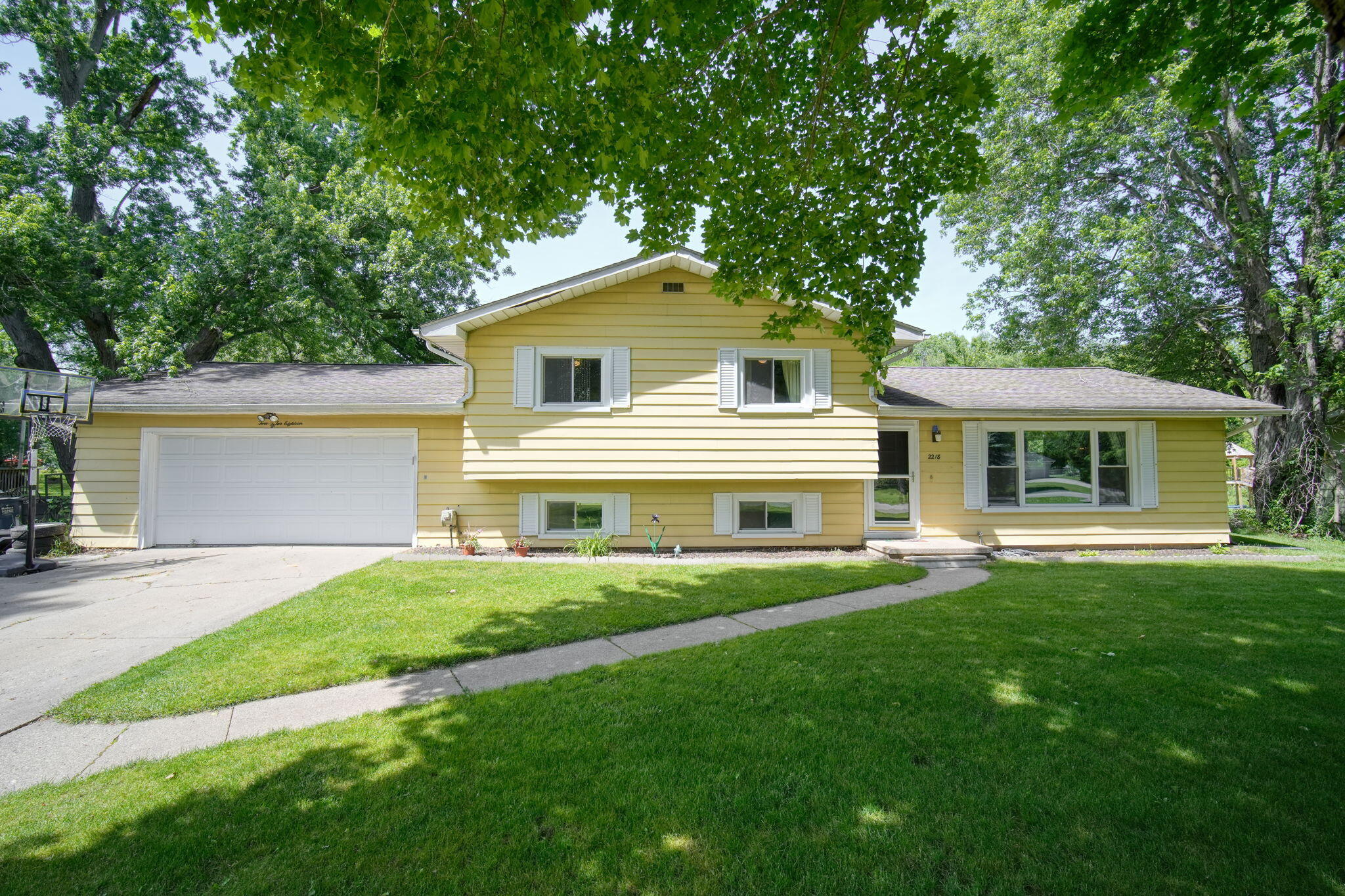 2218 Kenilworth Road Jackson, MI 49203 - Photo 1 of 33 11-web-or-mls-DSC07715_HDR