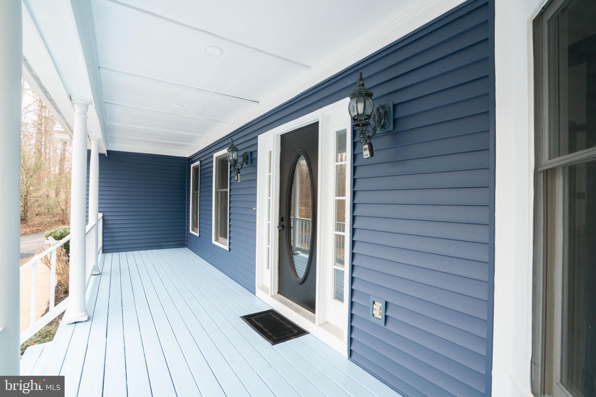 8261 Tinsley Place Culpeper, VA 22701 - Photo 4 of 80 Front entrance