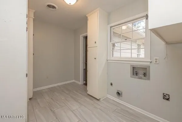 $299,900 | 5477 River Thames Place, Jackson, MS 39211