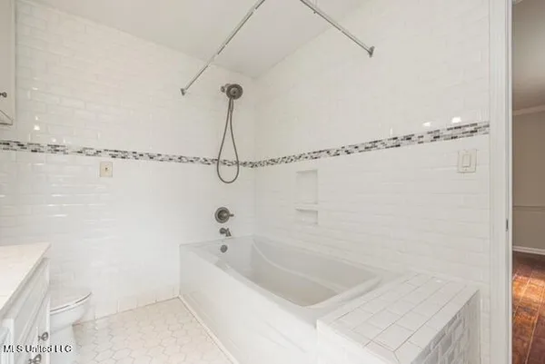 $299,900 | 5477 River Thames Place, Jackson, MS 39211