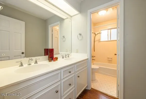 $299,900 | 5477 River Thames Place, Jackson, MS 39211