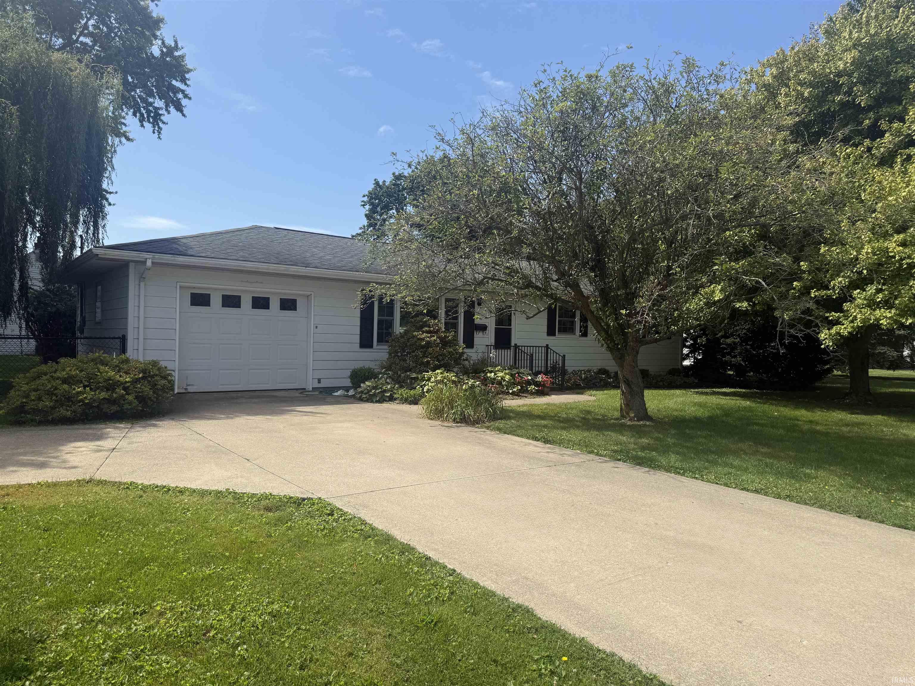 606 East Main Street Fowler, IN 47944 - Photo 1 of 20