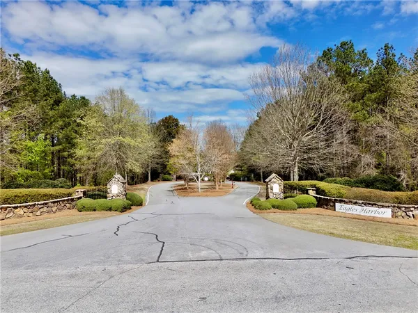 $125,500 | 970 Eagles Harbor Drive, Hodges, SC 29653