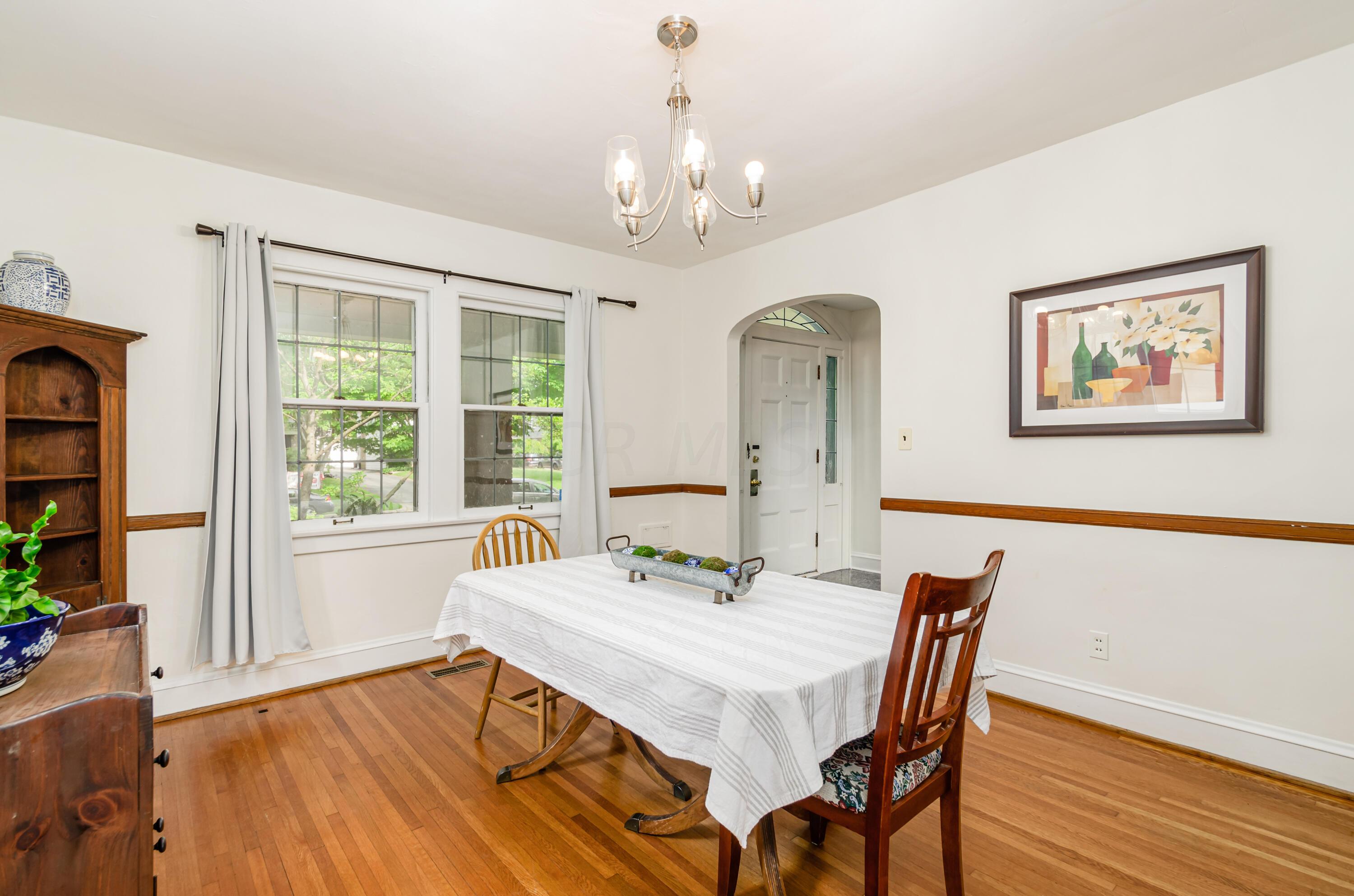 59 South Ardmore Road Columbus, OH 43209 - Photo 17 of 42 Dining Room Perfect for Entertaining