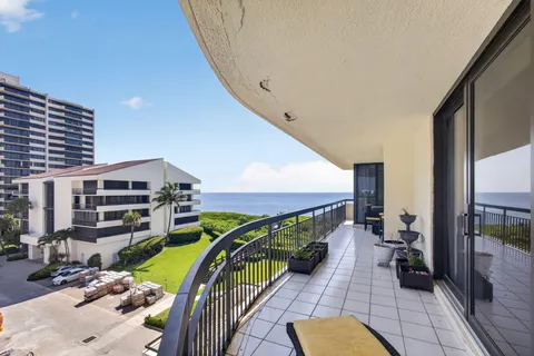 $1,175,000 | 4000 North Ocean Drive, Unit 403, Singer Island, FL 33404