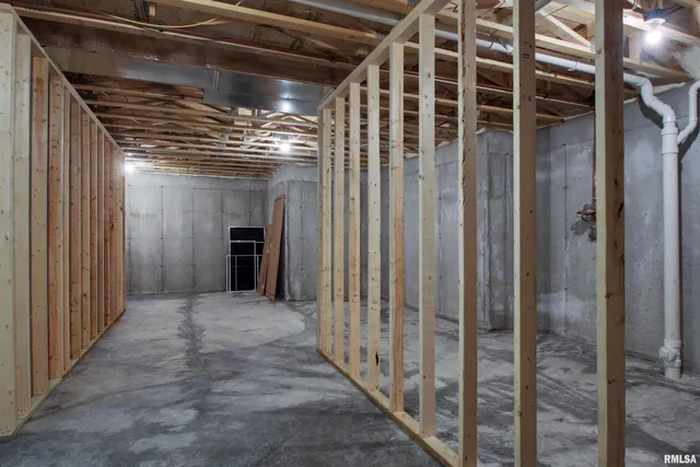 $409,000 | 2508 Taylor Drive, Quincy, IL 62305