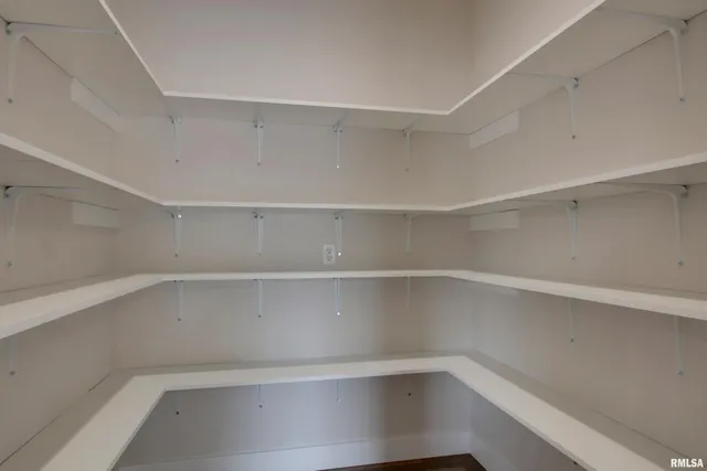 $409,000 | 2508 Taylor Drive, Quincy, IL 62305