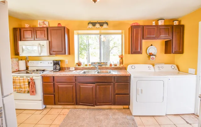 $224,500 | 1032 South Snow Prairie Road, Bronson, MI 49028