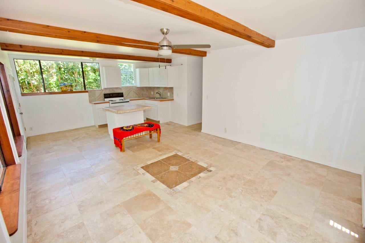 333 West Kuiaha Road Haiku, HI 96708 - Photo 12 of 21 a workspace with furniture and a window