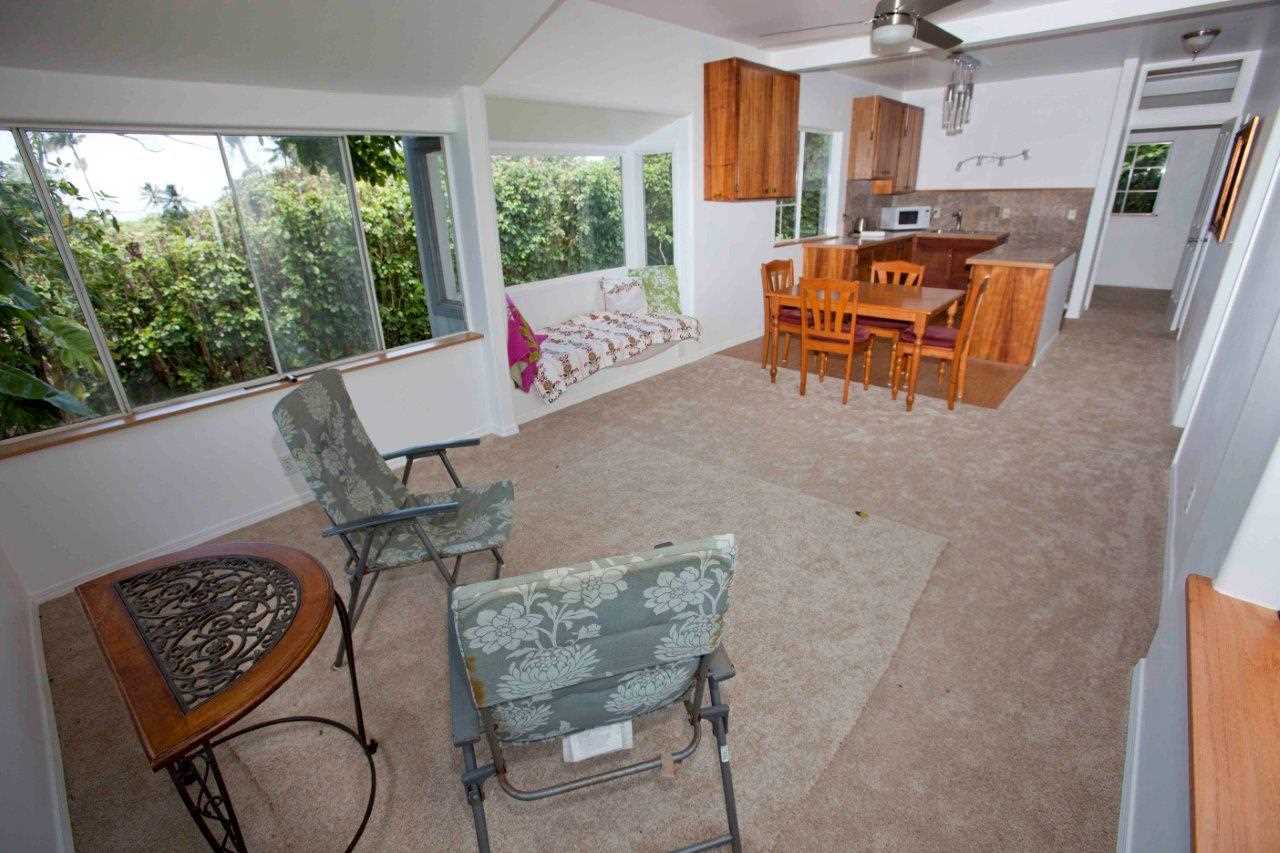 333 West Kuiaha Road Haiku, HI 96708 - Photo 3 of 21 a outdoor space with a couch