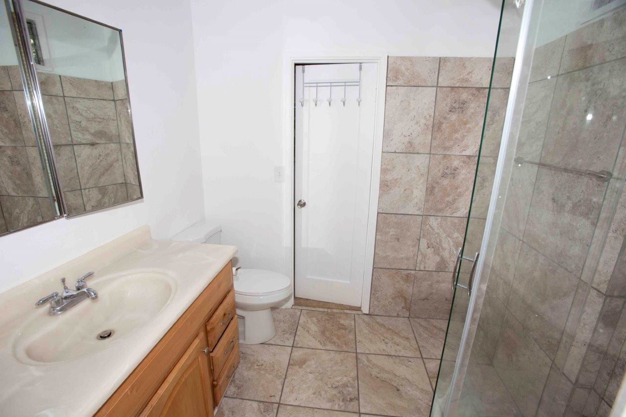 333 West Kuiaha Road Haiku, HI 96708 - Photo 6 of 21 a bathroom with a sink and a mirror