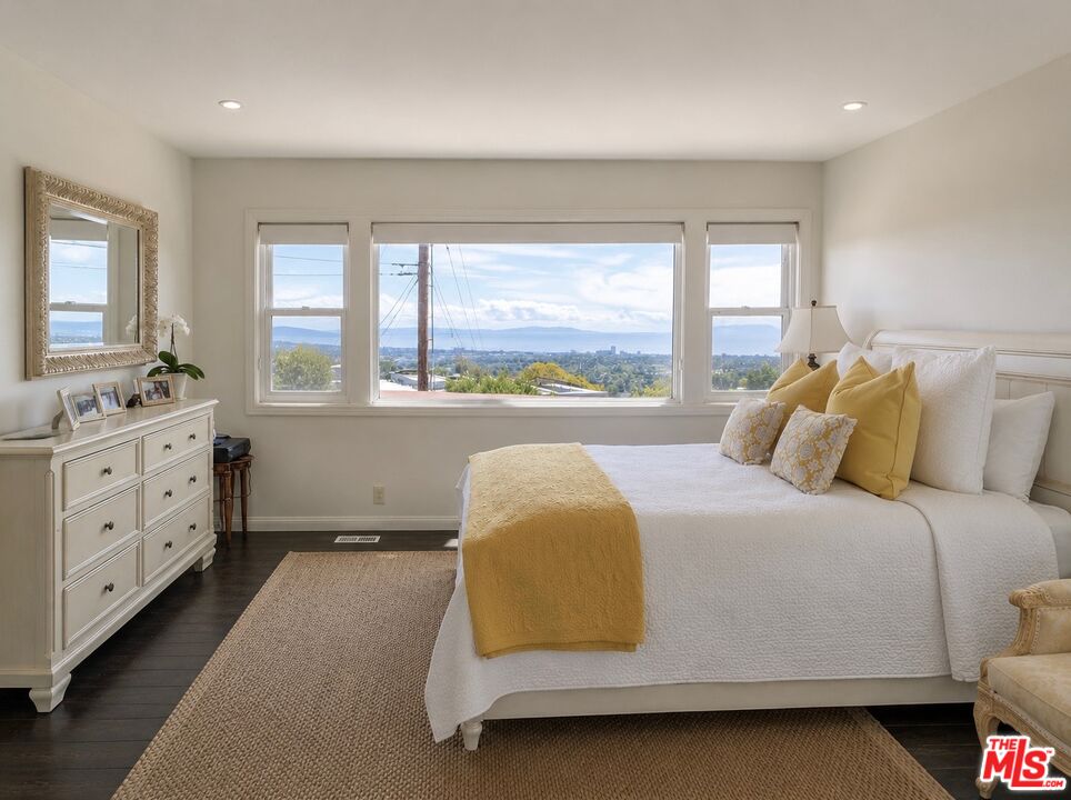 12250 Canna Road Los Angeles, CA 90049 - Photo 4 of 9