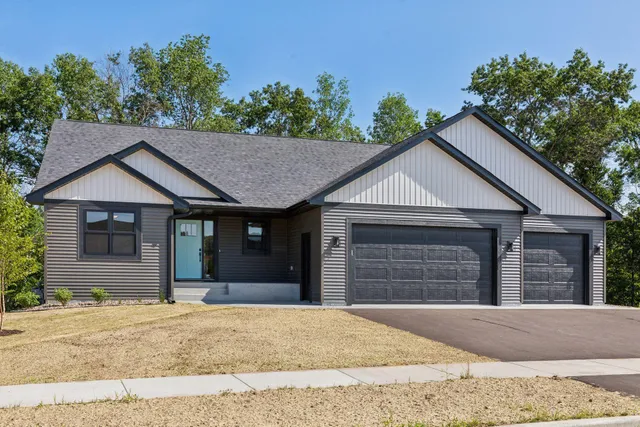 $549,762 | 1637 72nd Avenue, Hammond, WI 54015