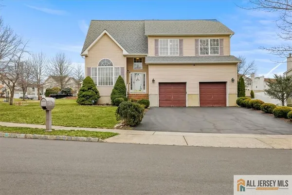 $899,900 | 34 Gate Lane, Old Bridge, NJ 08857